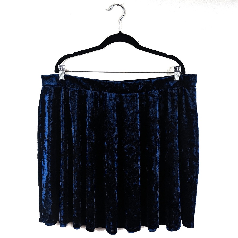 Forever 21+ - Blue Crushed Velvet Skater Skirt EUC